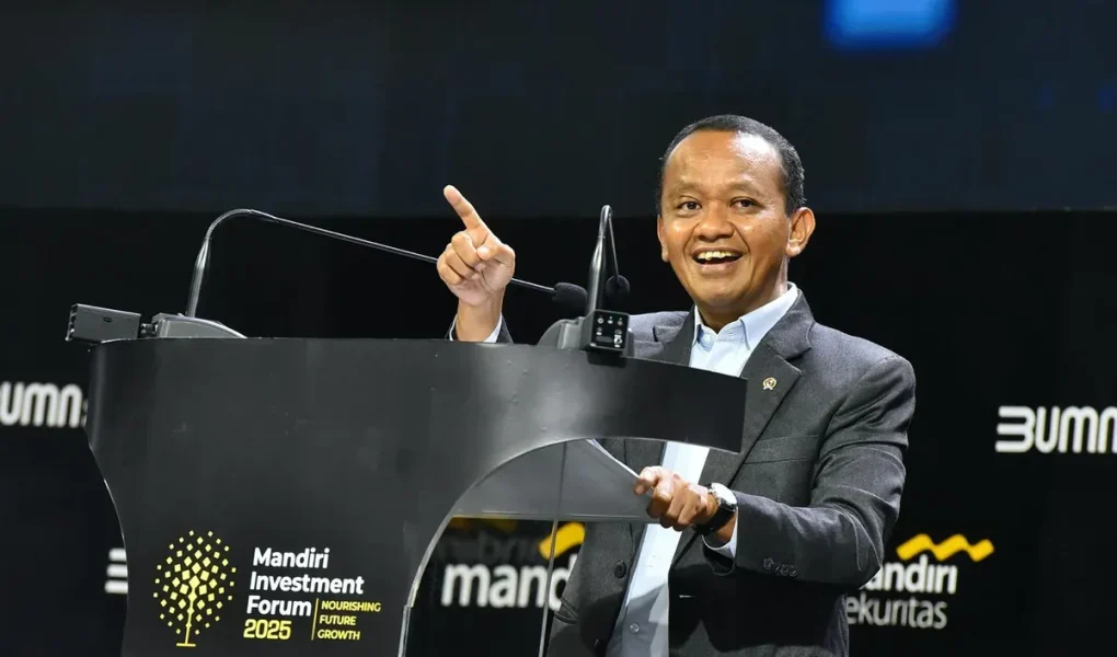 Status Baru 2025: 'Saya Sedang Dalam Mode Observasi' - Kenapa Tidak Memiliki Opini Justru Jadi Kekuatan Super Sosial