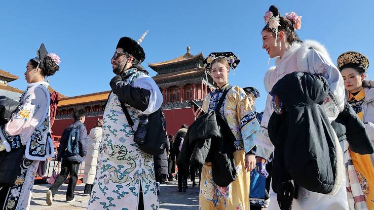 Beyond the Hype: Menjalani Gaya Hidup 'Chinamaxxing' Tanpa Kehilangan Jati Diri